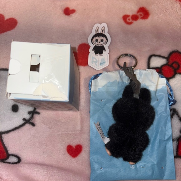 Pin For Love letter R - Picture 5 of 6